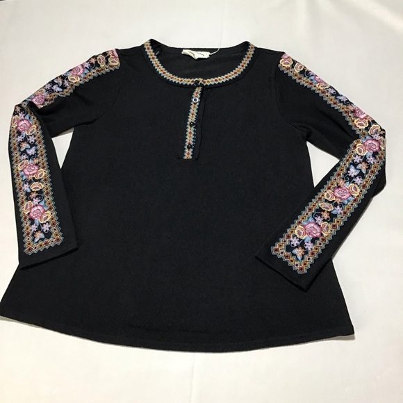 Savanna Jane Floral Embroidered Sweater - Picture 3 of 10